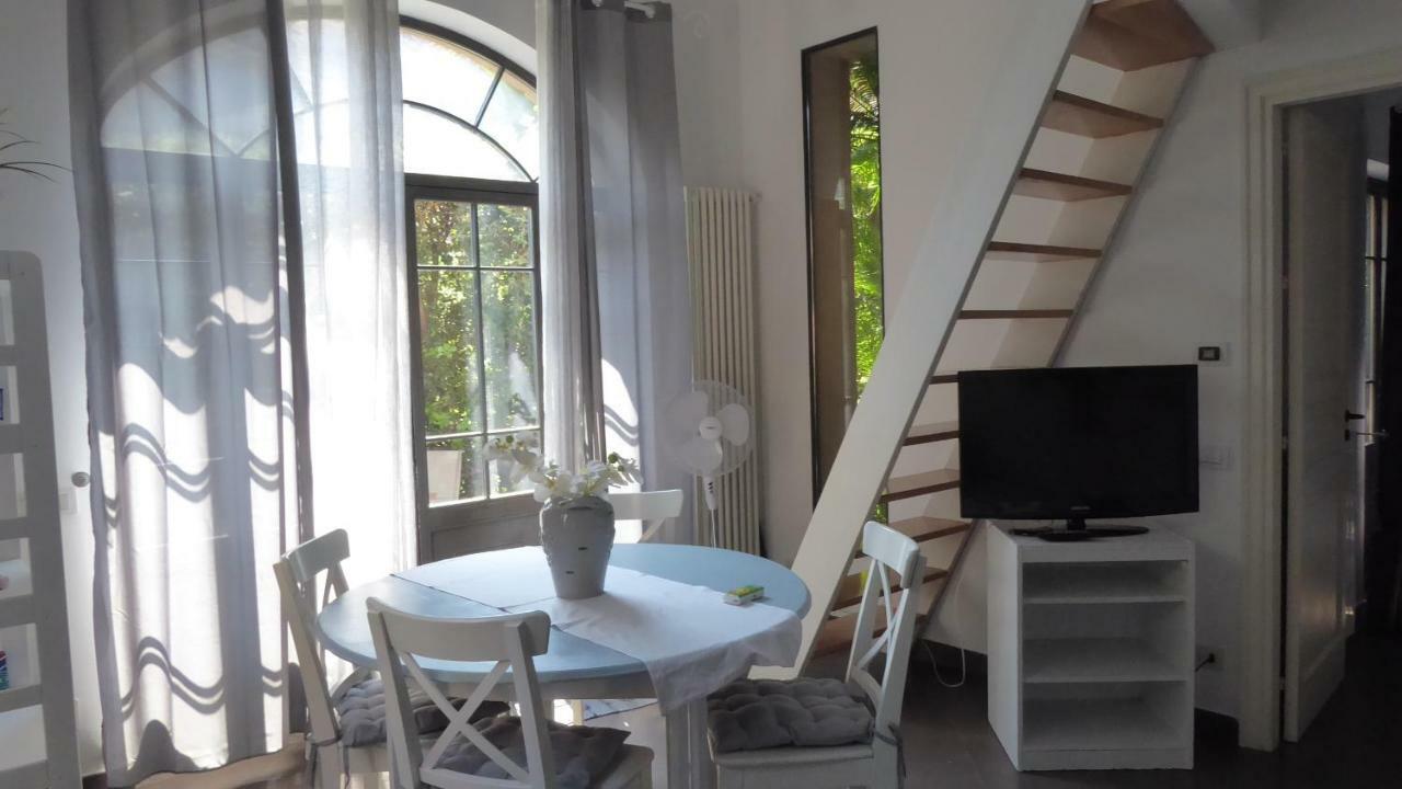 Il Liberty Di Emilia Villa มอนเดลโล ภายนอก รูปภาพ