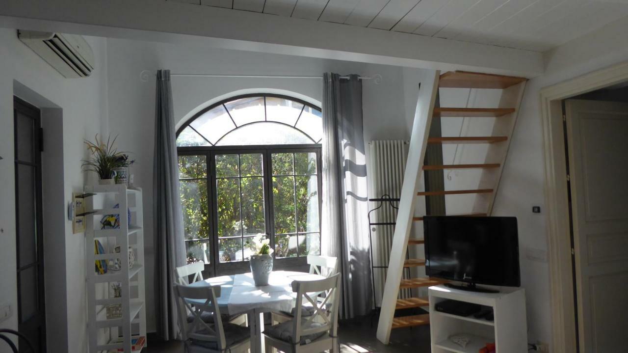 Il Liberty Di Emilia Villa มอนเดลโล ภายนอก รูปภาพ